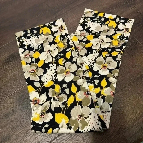 Vera Bradley floral  scarf - Picture 3 of 4